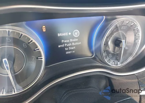 2018 Chrysler 300 Limited z USA, uszkodzony, nr VIN 2C3CCAEG2JH148877